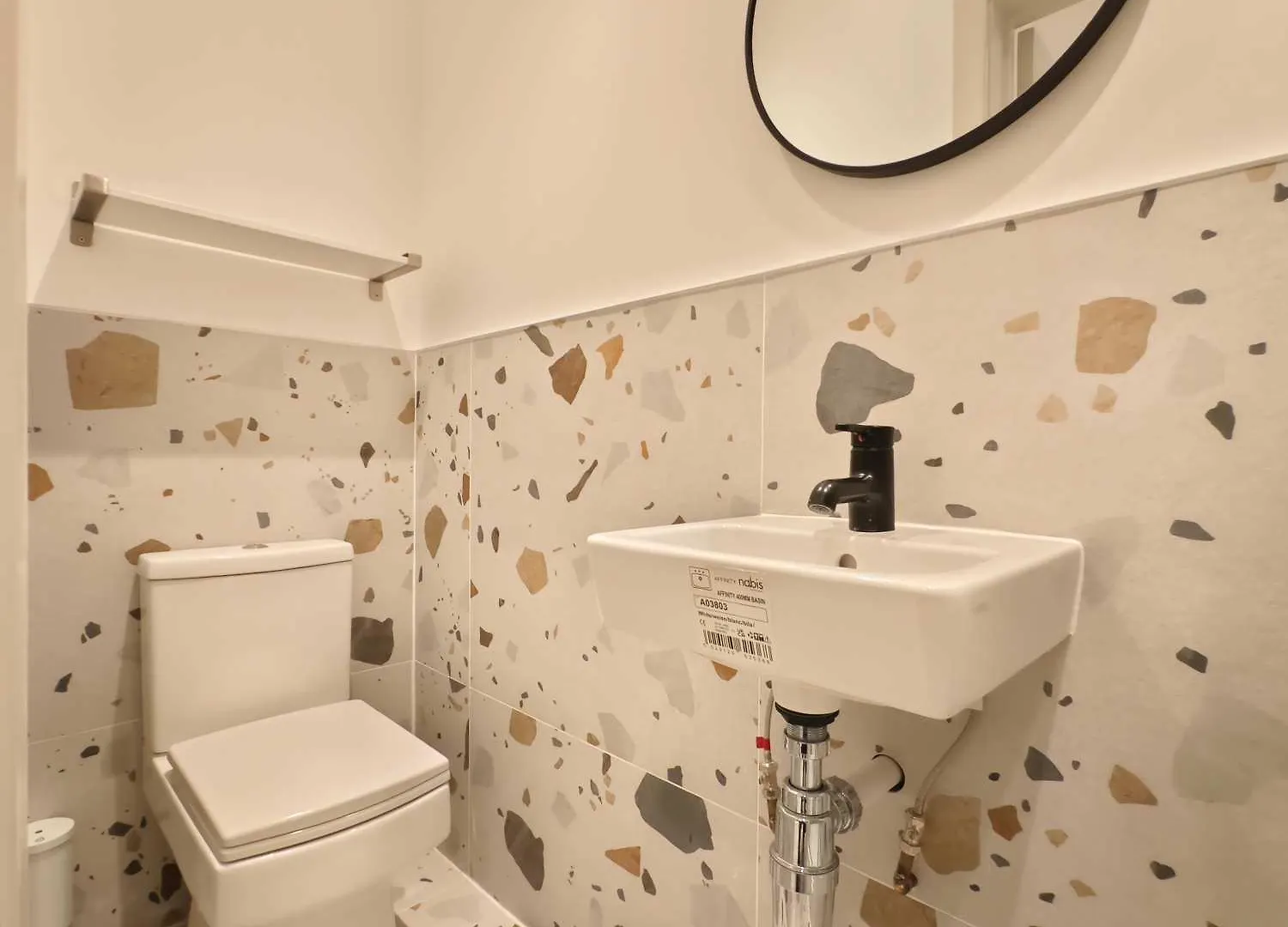 Guest house Morden Stratford Room 2 With Shared Bathroom London