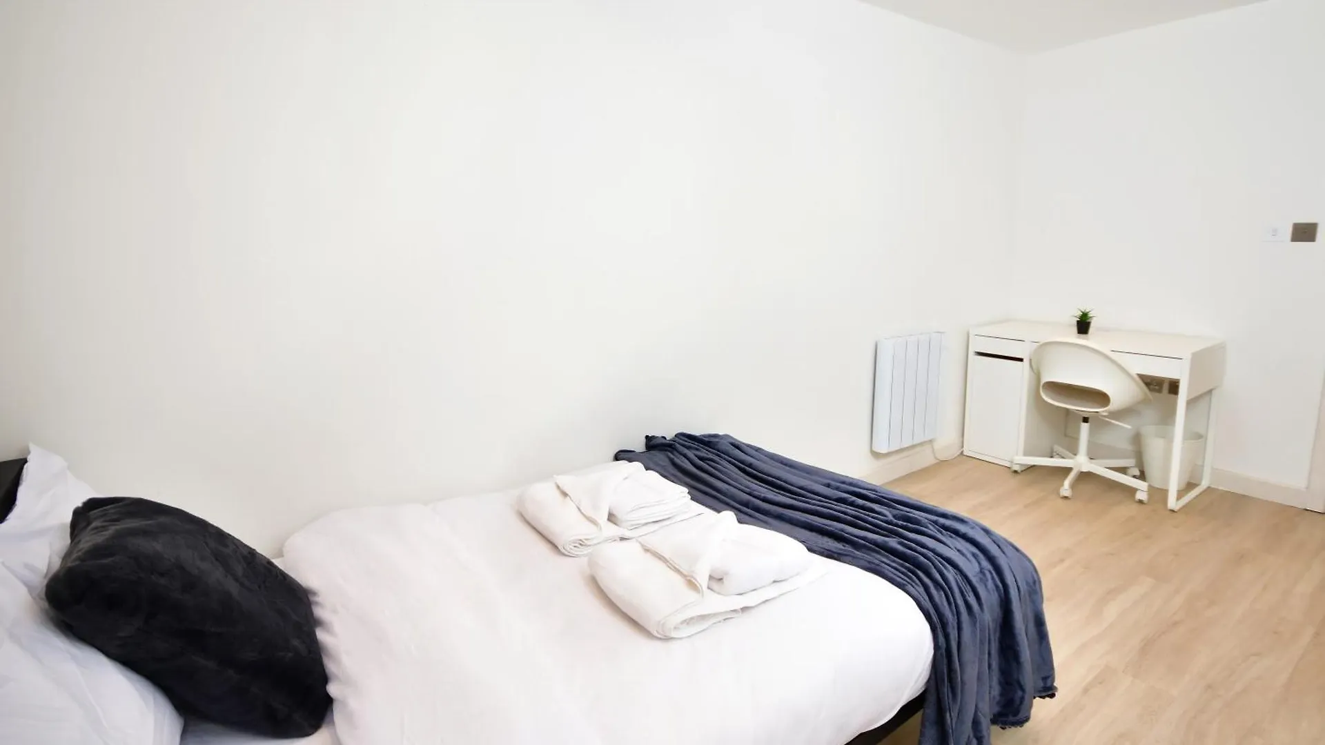 Gasthuis Morden Stratford Room 2 With Shared Bathroom Londen