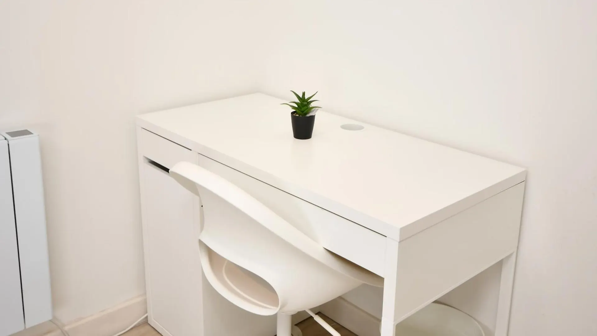 Morden Stratford Room 2 With Shared Bathroom Londen